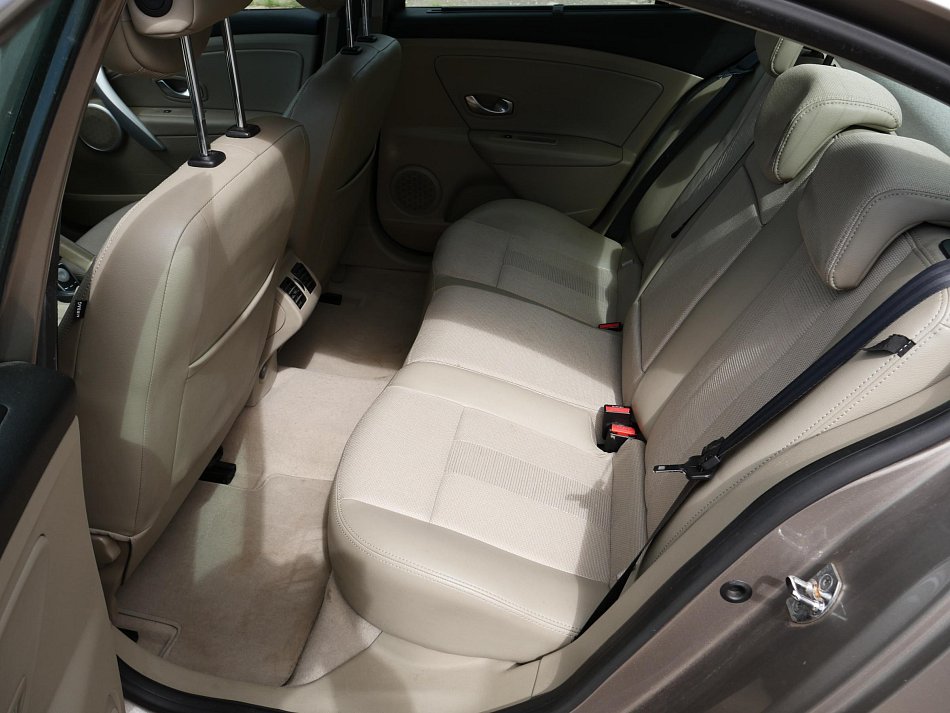 Renault Fluence 1.6i 