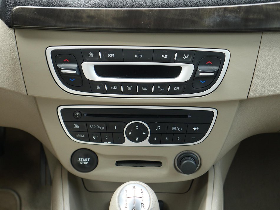 Renault Fluence 1.6i 
