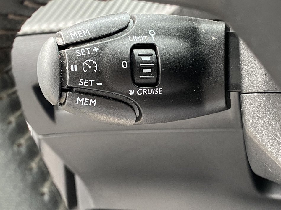 Peugeot 2008 1.2 PT Active
