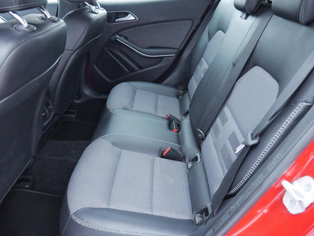 Mercedes-Benz GLA 2.0i  GLA 250  4Matic