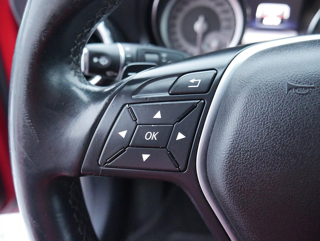 Mercedes-Benz GLA 2.0i  GLA 250  4Matic