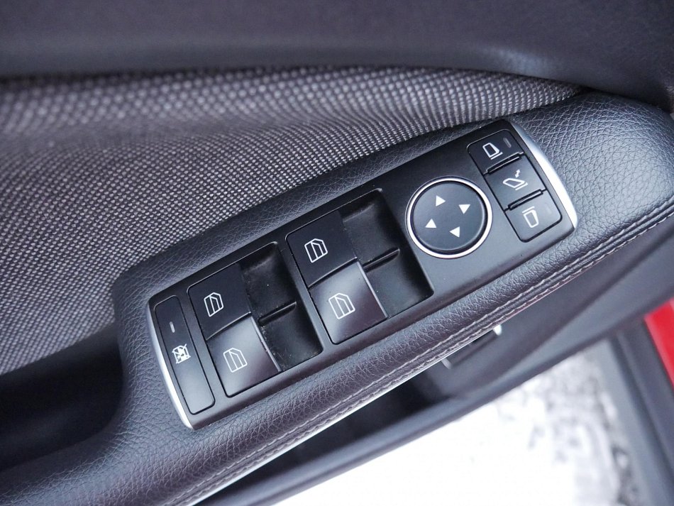 Mercedes-Benz GLA 2.0i  GLA 250  4Matic