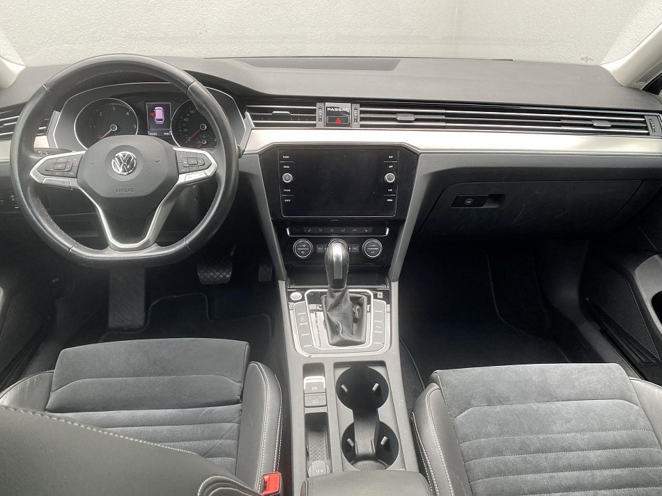 Volkswagen Passat 2.0 TDi Elegance