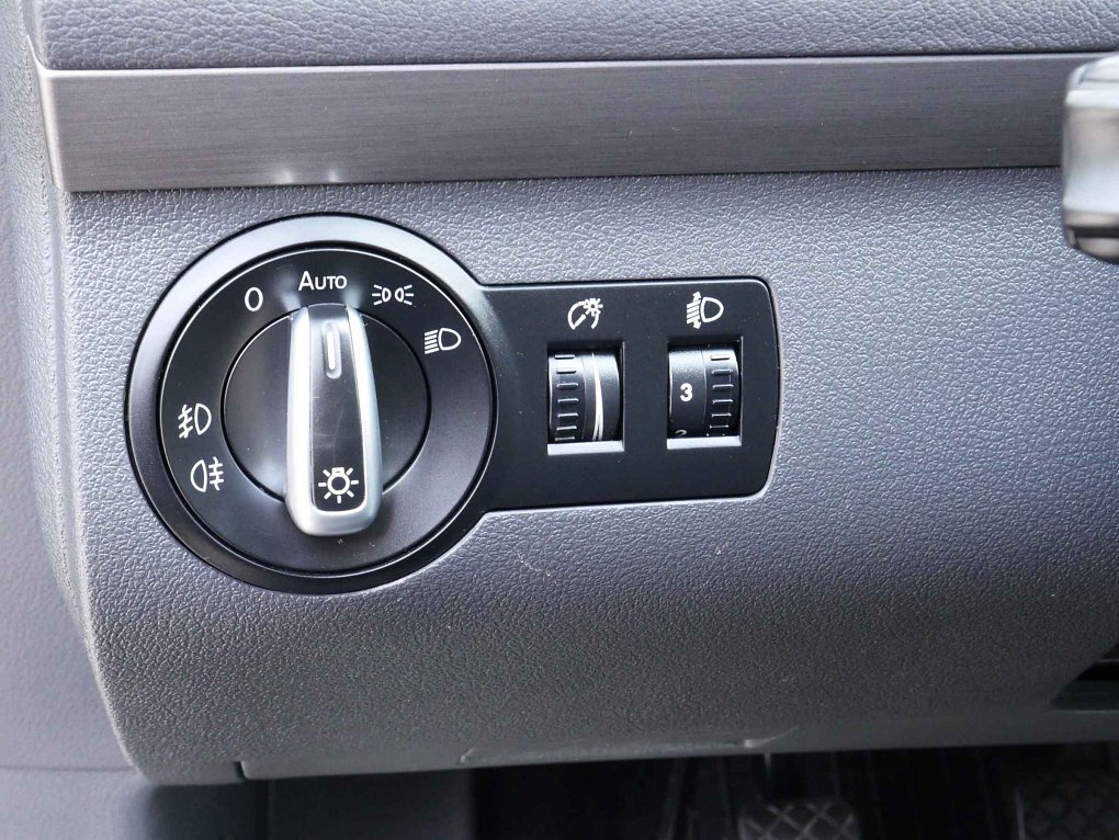 Volkswagen Touran 2.0 TDi 