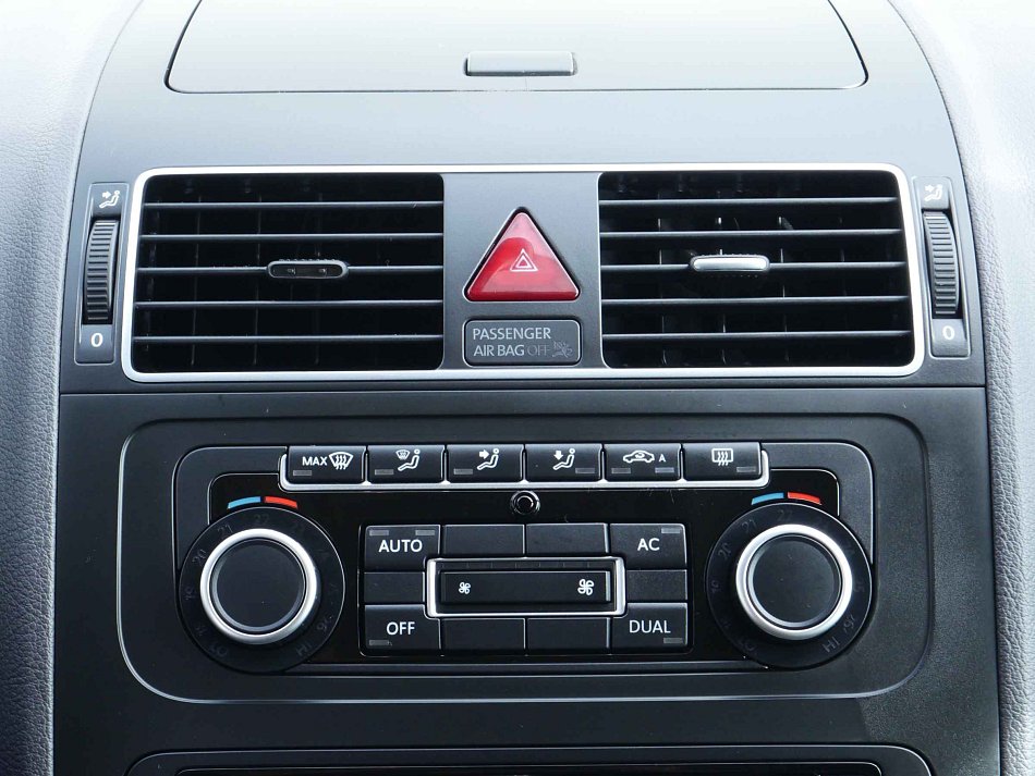 Volkswagen Touran 2.0 TDi 