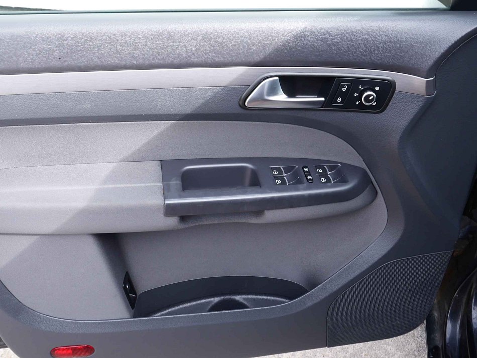 Volkswagen Touran 2.0 TDi 