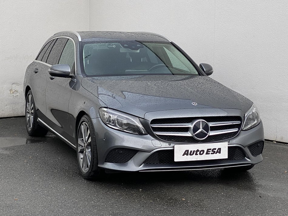 Mercedes-Benz Třída C 2.0CDi  C220