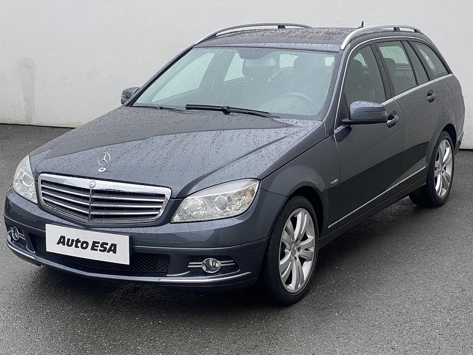 Mercedes-Benz Třída C 2.2 CDi Avantgarde C220