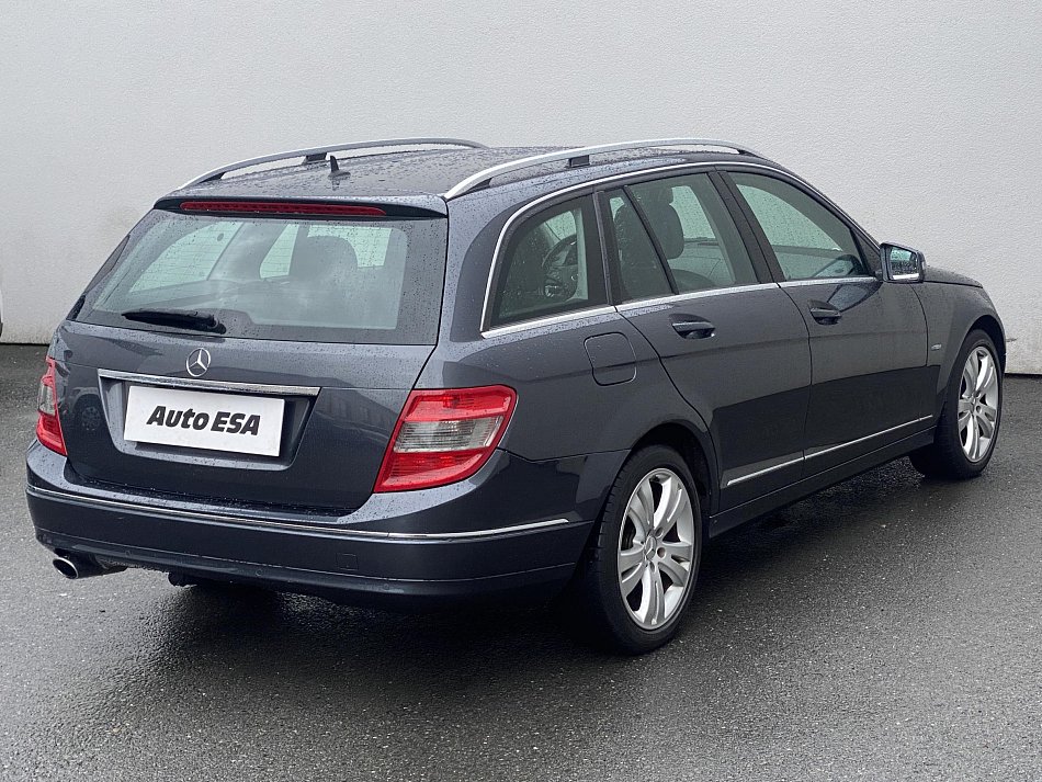 Mercedes-Benz Třída C 2.2 CDi Avantgarde C220