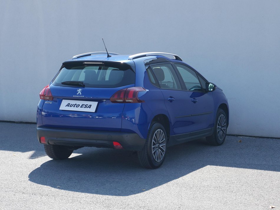 Peugeot 2008 1.2i 