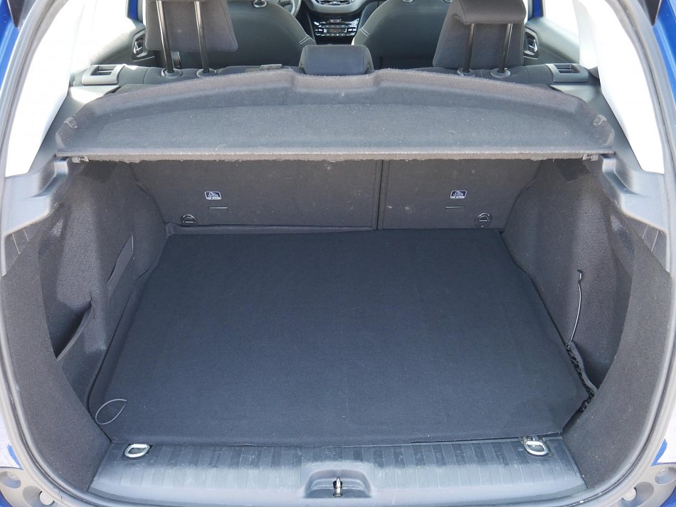 Peugeot 2008 1.2i 