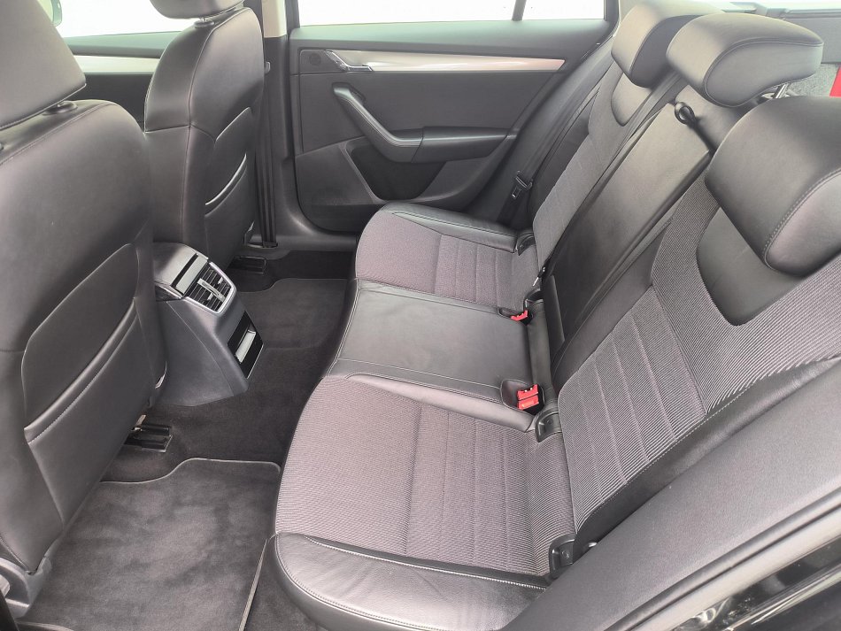 Škoda Octavia III 2.0 TDi Elegance
