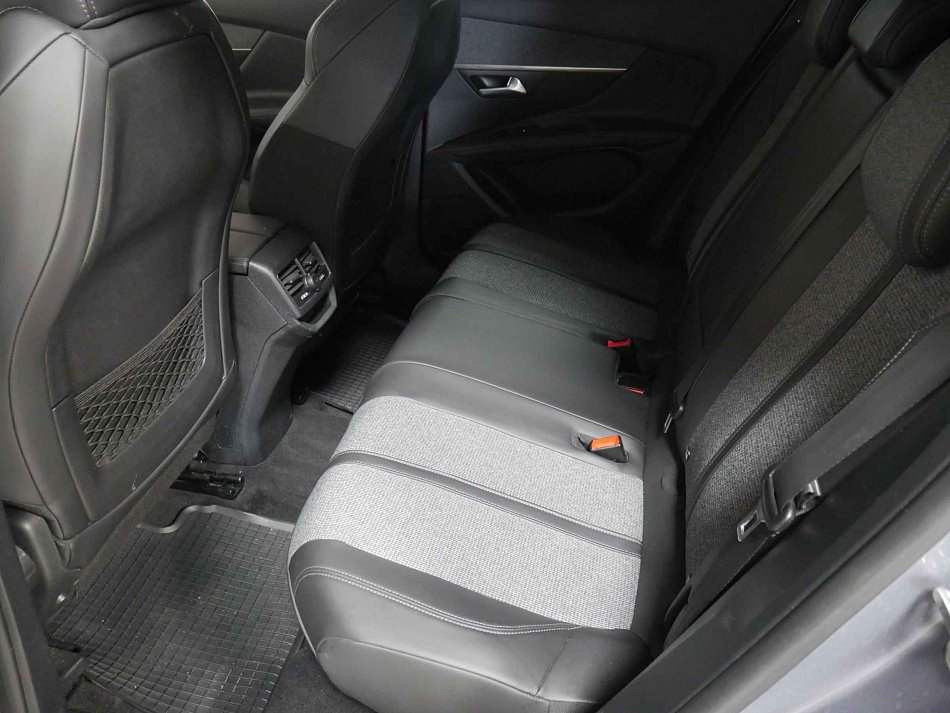 Peugeot 3008 1.5 HDi 