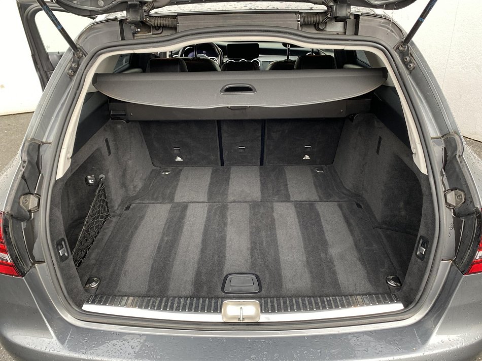 Mercedes-Benz Třída C 2.0CDi  C220