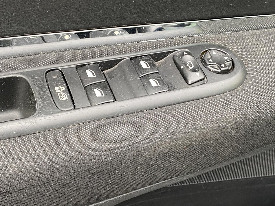 Peugeot 5008 1.6 HDi 