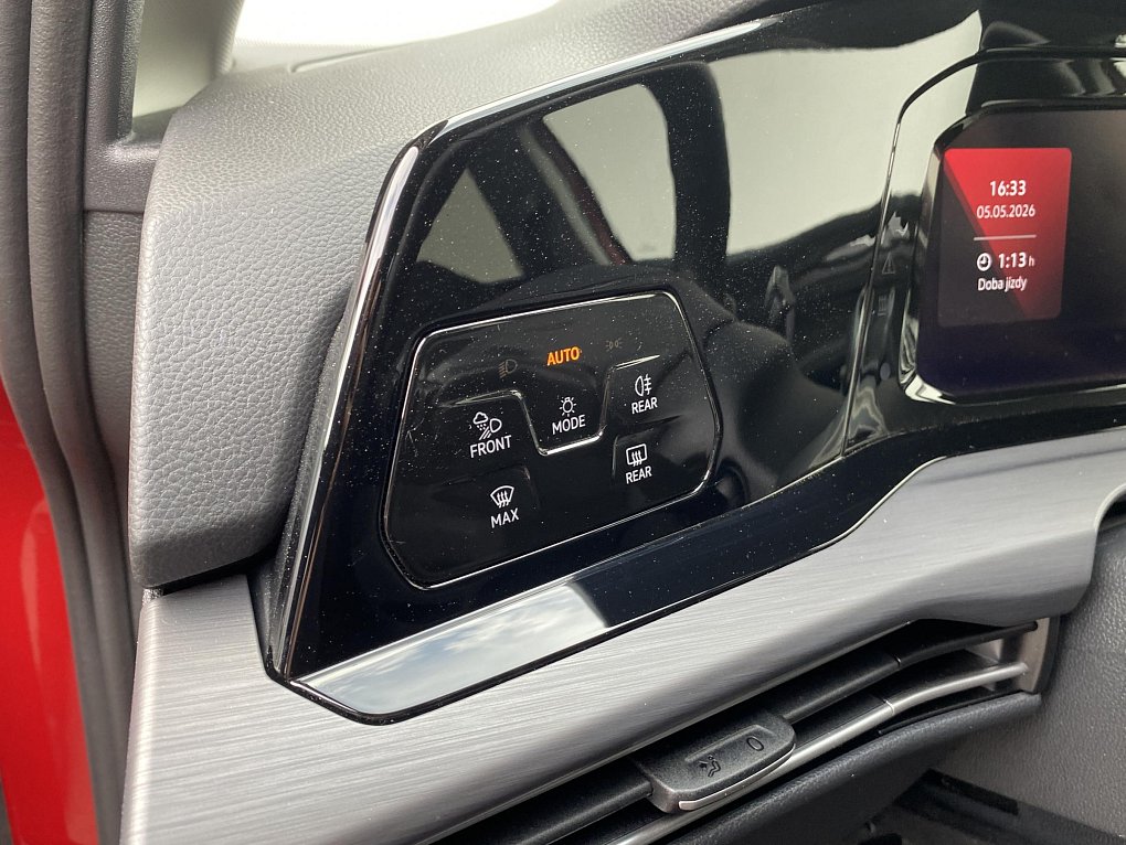 Volkswagen Golf 1.5 e-TSi Style
