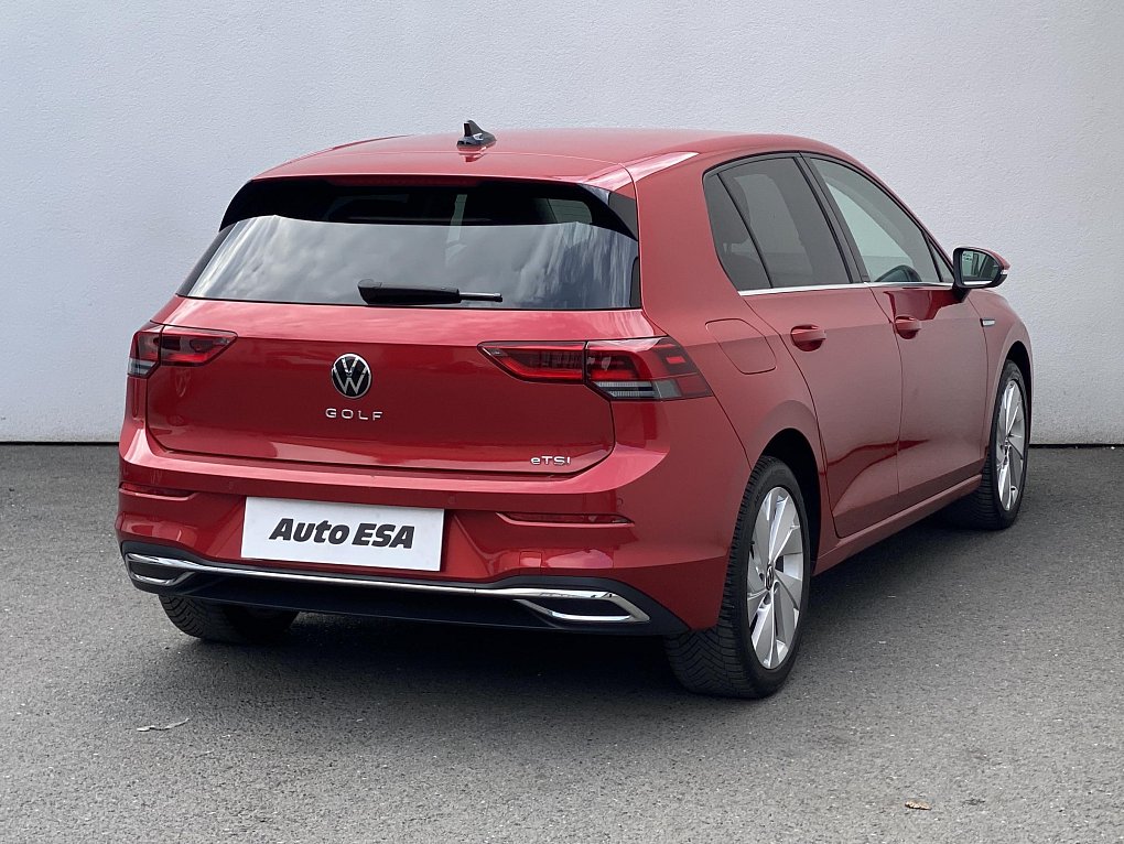 Volkswagen Golf 1.5 e-TSi Style