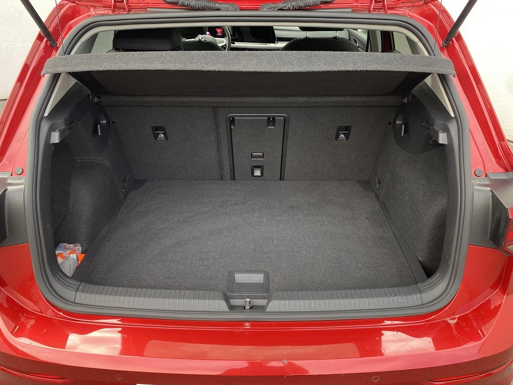 Volkswagen Golf 1.5 e-TSi Style
