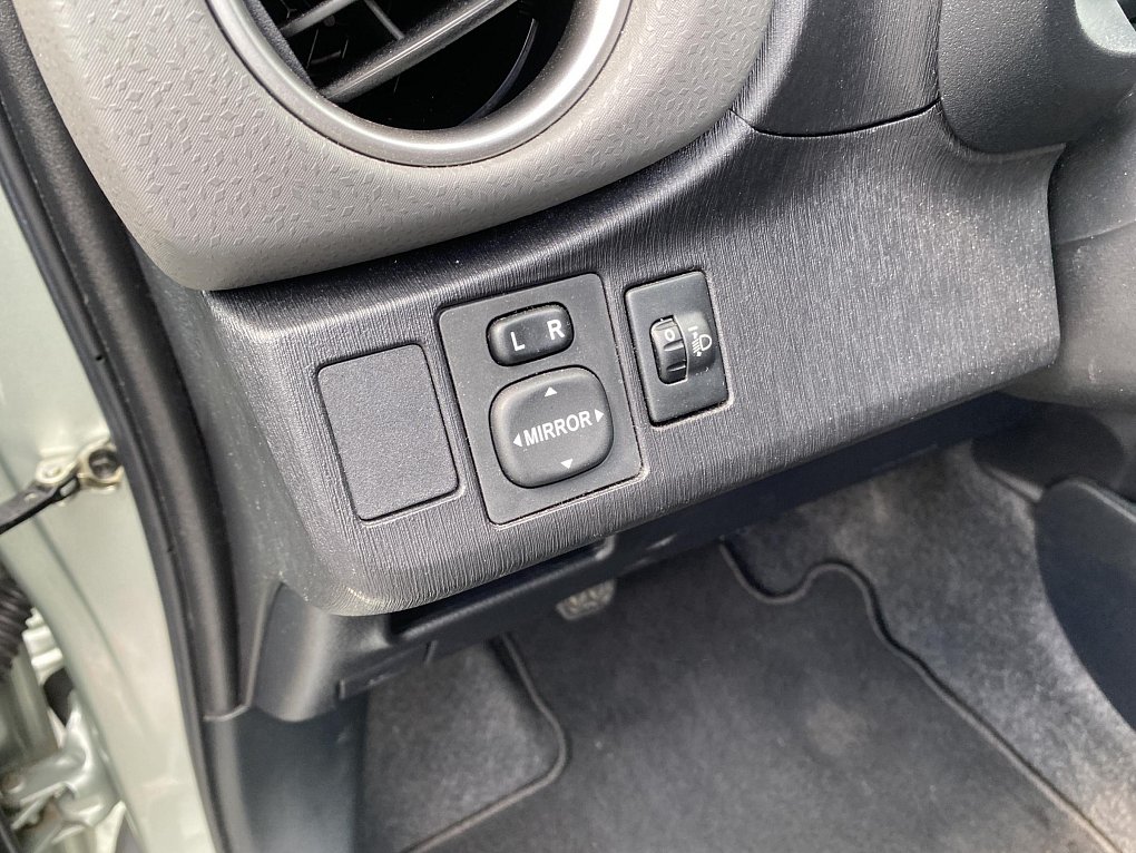 Toyota Yaris 1.0VVTi 