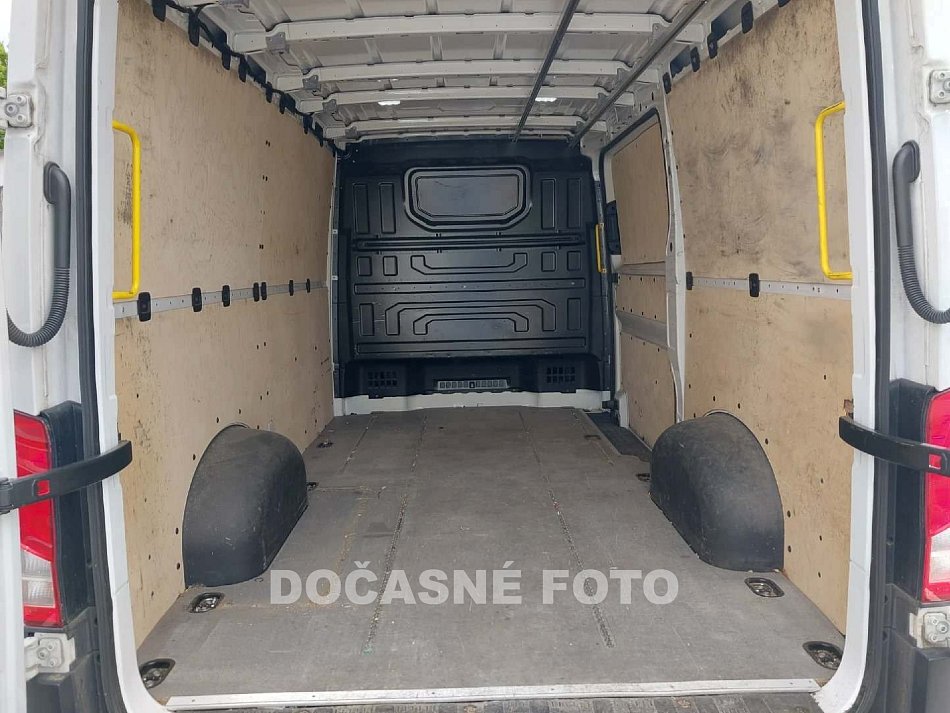 Volkswagen Crafter 2.0TDi  L2H1