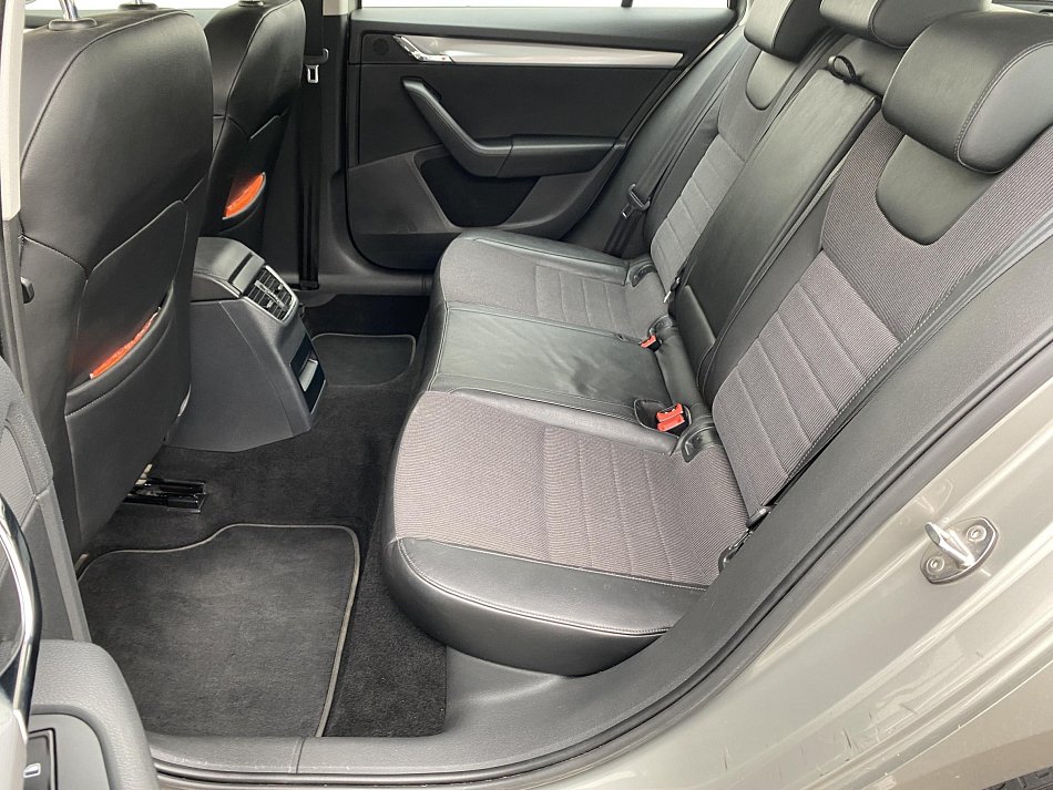 Škoda Octavia III 2.0 TDi Elegance 4x4