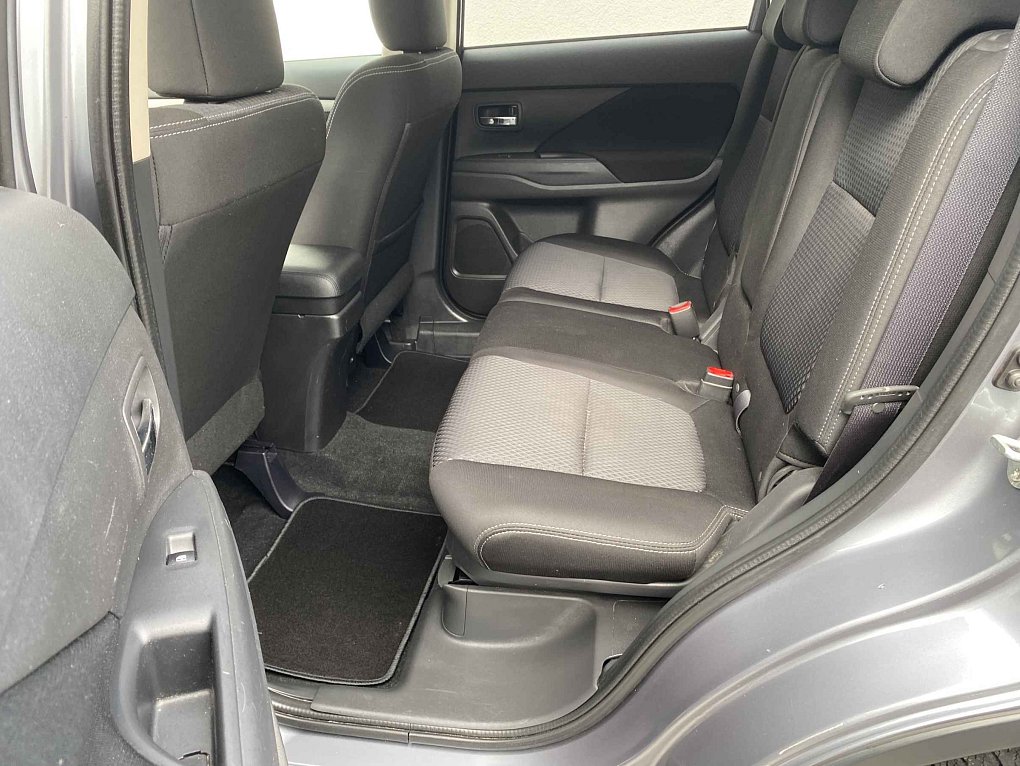 Mitsubishi Outlander 2.0 MiVEC Invite 4WD