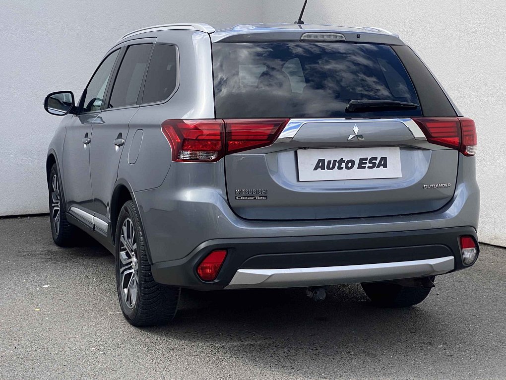 Mitsubishi Outlander 2.0 MiVEC Invite 4WD