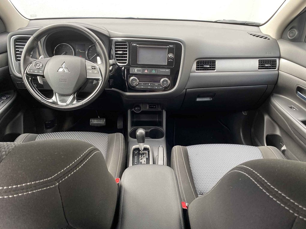 Mitsubishi Outlander 2.0 MiVEC Invite 4WD