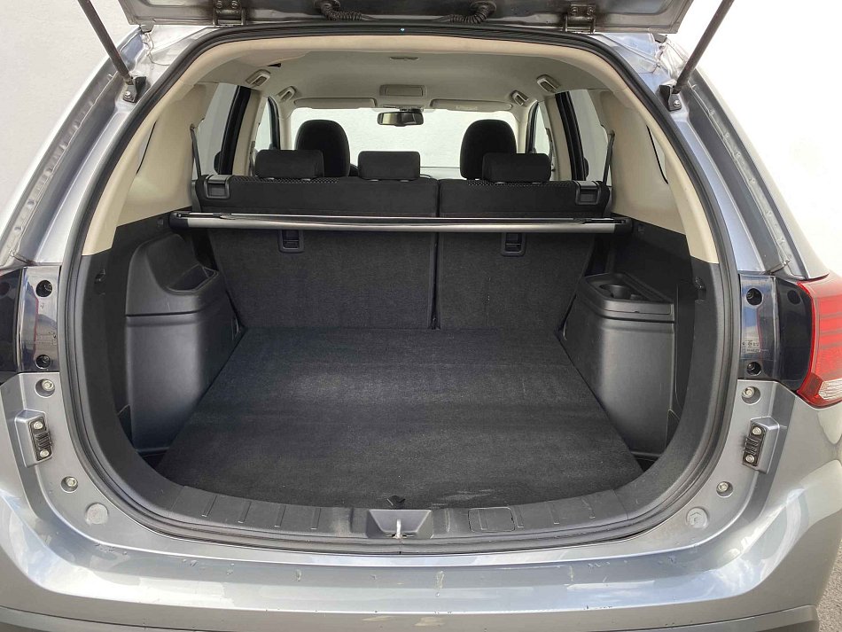 Mitsubishi Outlander 2.0 MiVEC Invite 4WD