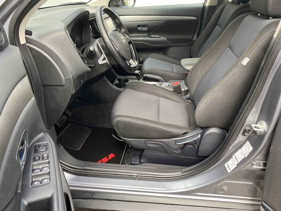 Mitsubishi Outlander 2.0 MiVEC Invite 4WD