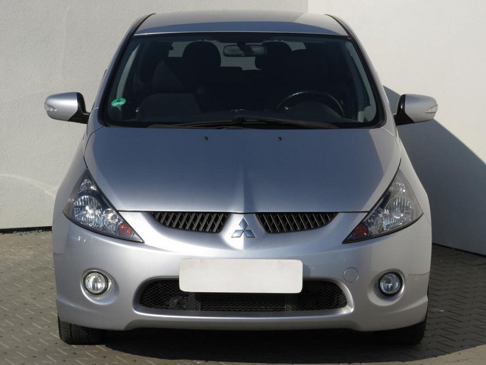 Mitsubishi Grandis 2.4i 
