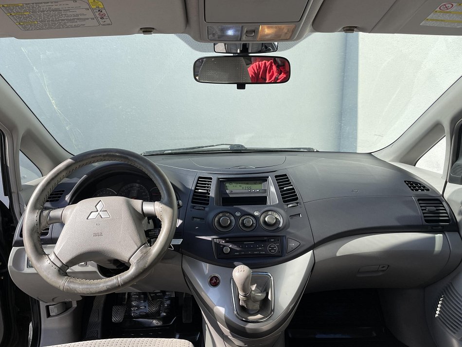 Mitsubishi Grandis 2.4i 