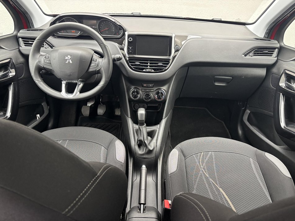 Peugeot 208 1.0i 