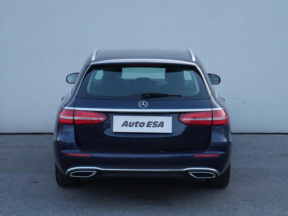 Mercedes-Benz Třída E 2.0CDi  E200