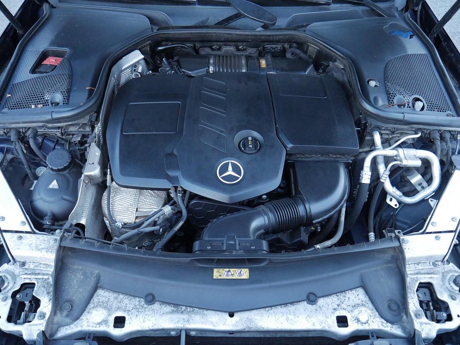 Mercedes-Benz Třída E 2.0CDi  E200