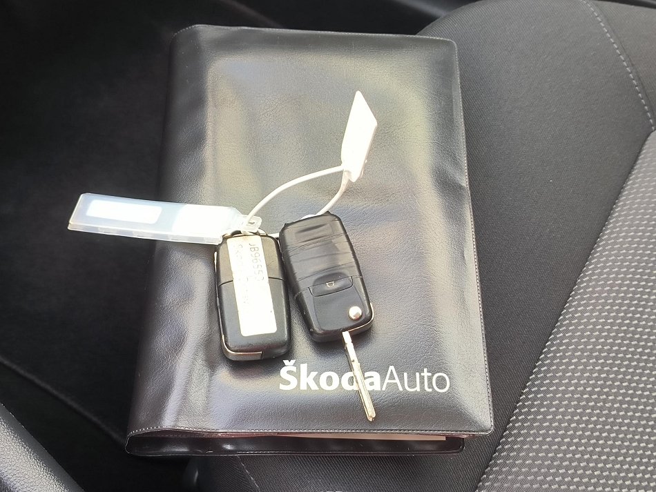 Škoda Octavia II 1.6 MPi Ambiente
