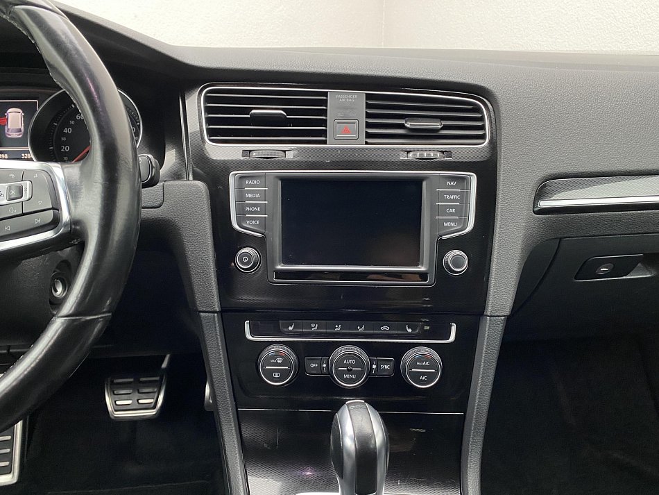 Volkswagen Golf 2.0TDi  GTD