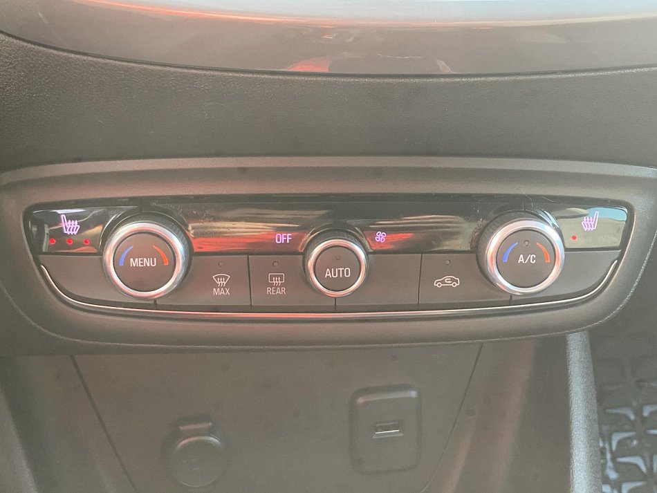 Opel Crossland 1.2T Elegance