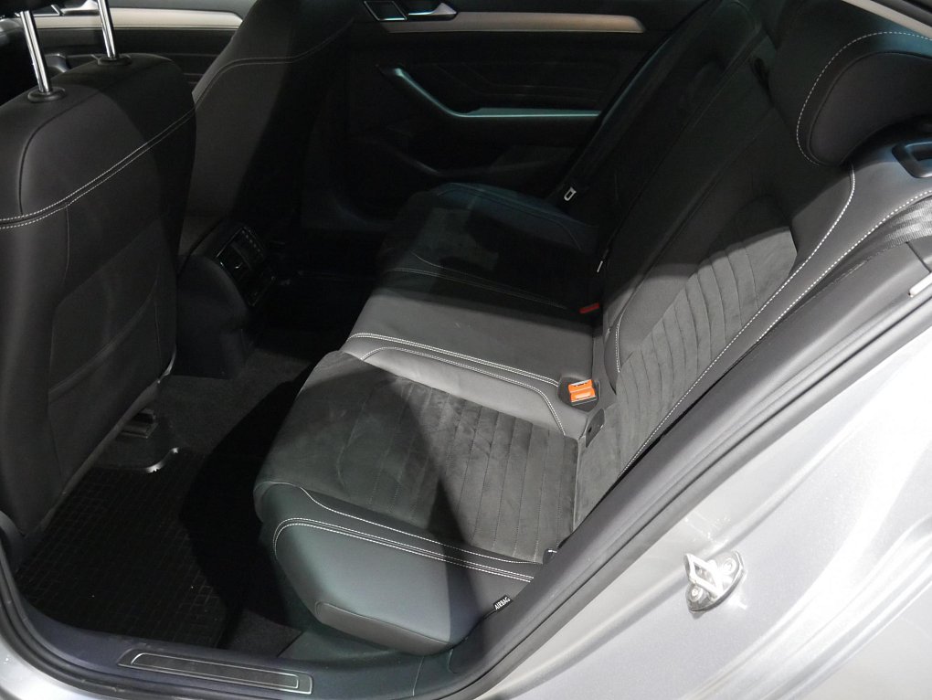 Volkswagen Passat 2.0 TSi Elegance