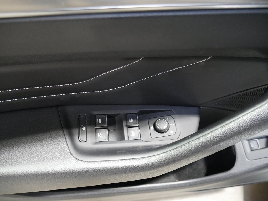 Volkswagen Passat 2.0 TSi Elegance