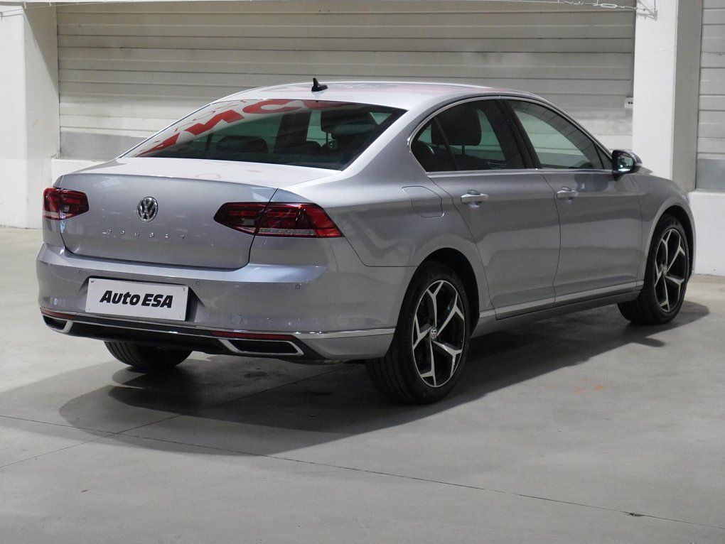 Volkswagen Passat 2.0 TSi Elegance