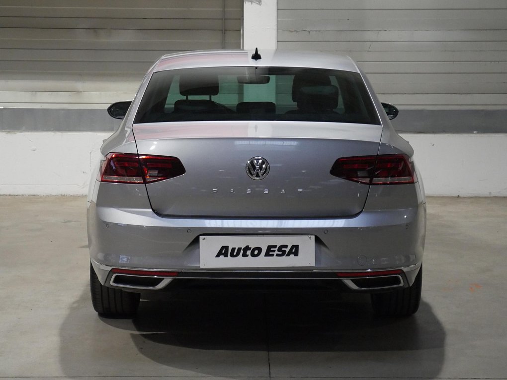 Volkswagen Passat 2.0 TSi Elegance