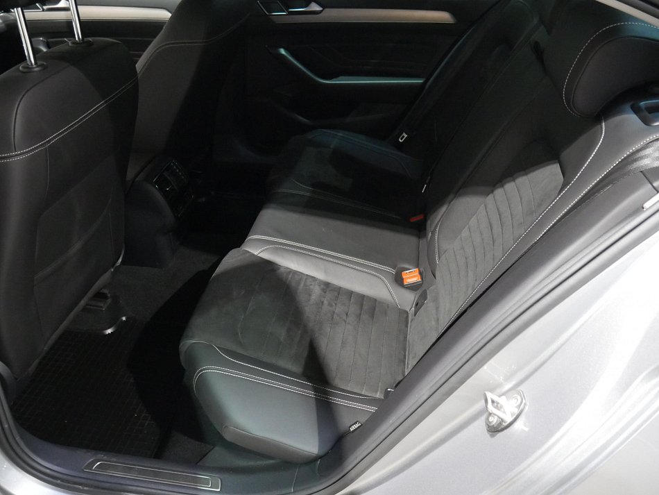 Volkswagen Passat 2.0 TSi Elegance