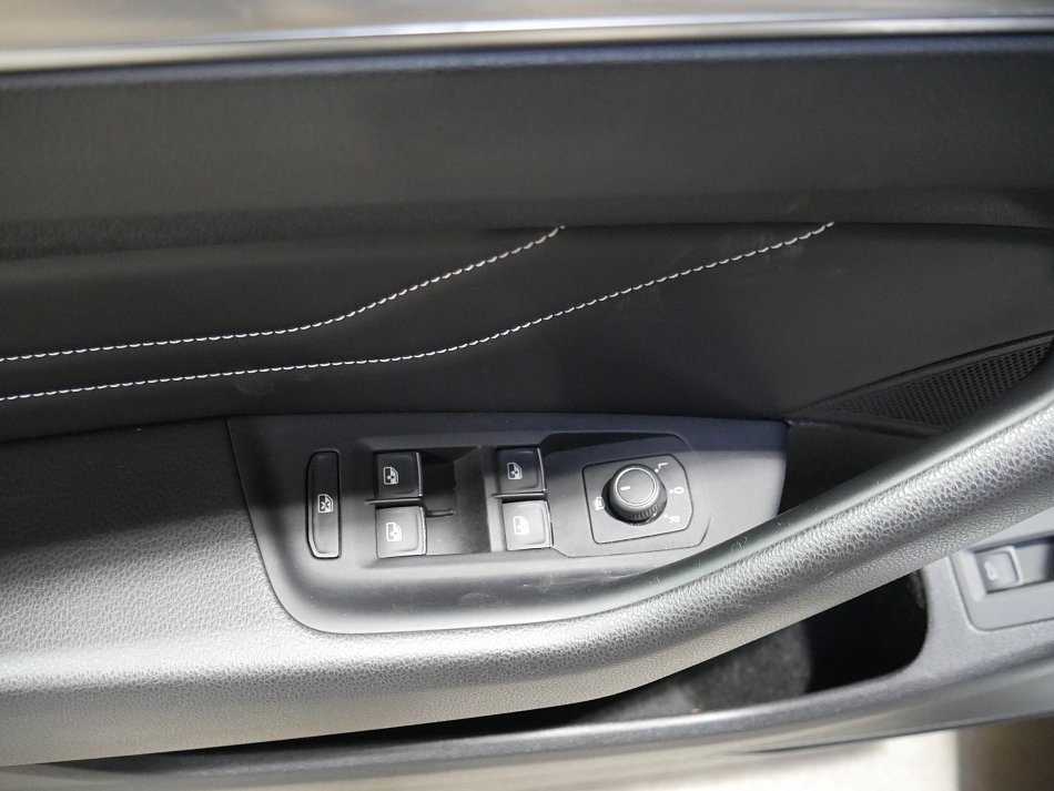 Volkswagen Passat 2.0 TSi Elegance