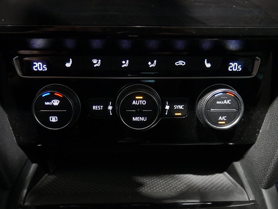 Volkswagen Passat 2.0 TSi Elegance