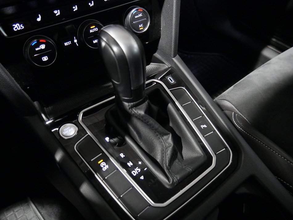 Volkswagen Passat 2.0 TSi Elegance