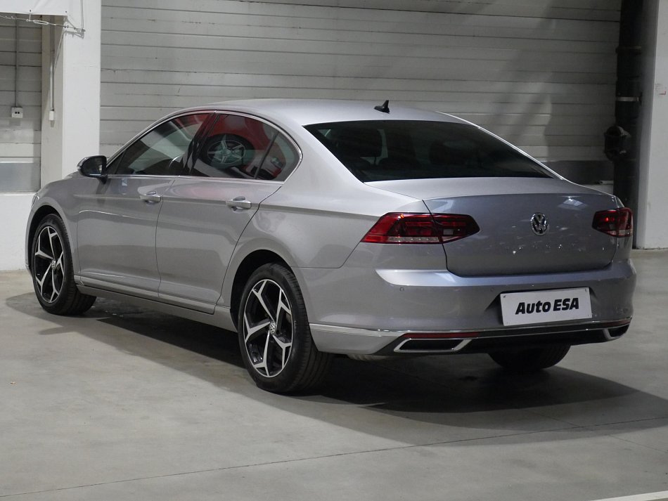 Volkswagen Passat 2.0 TSi Elegance