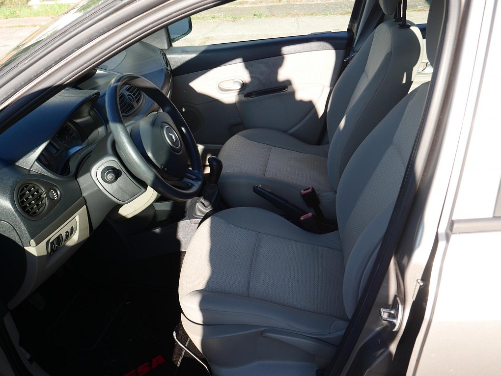 Renault Clio 1.2 16V 