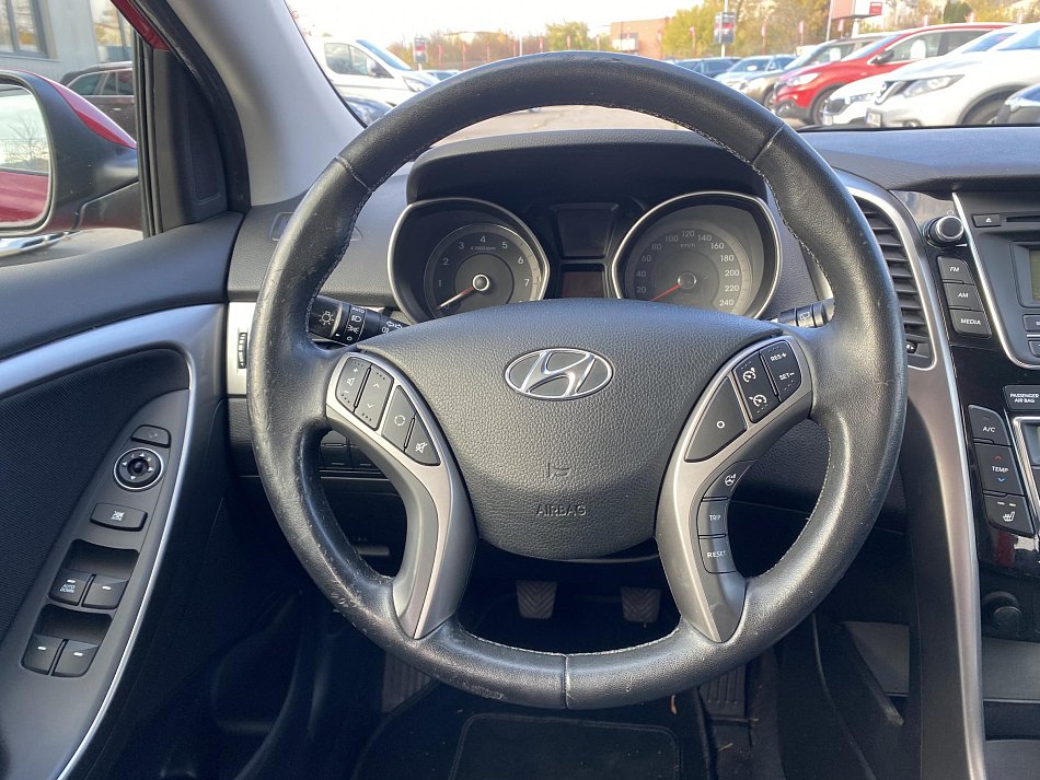 Hyundai I30 1.6GDi Trikolor
