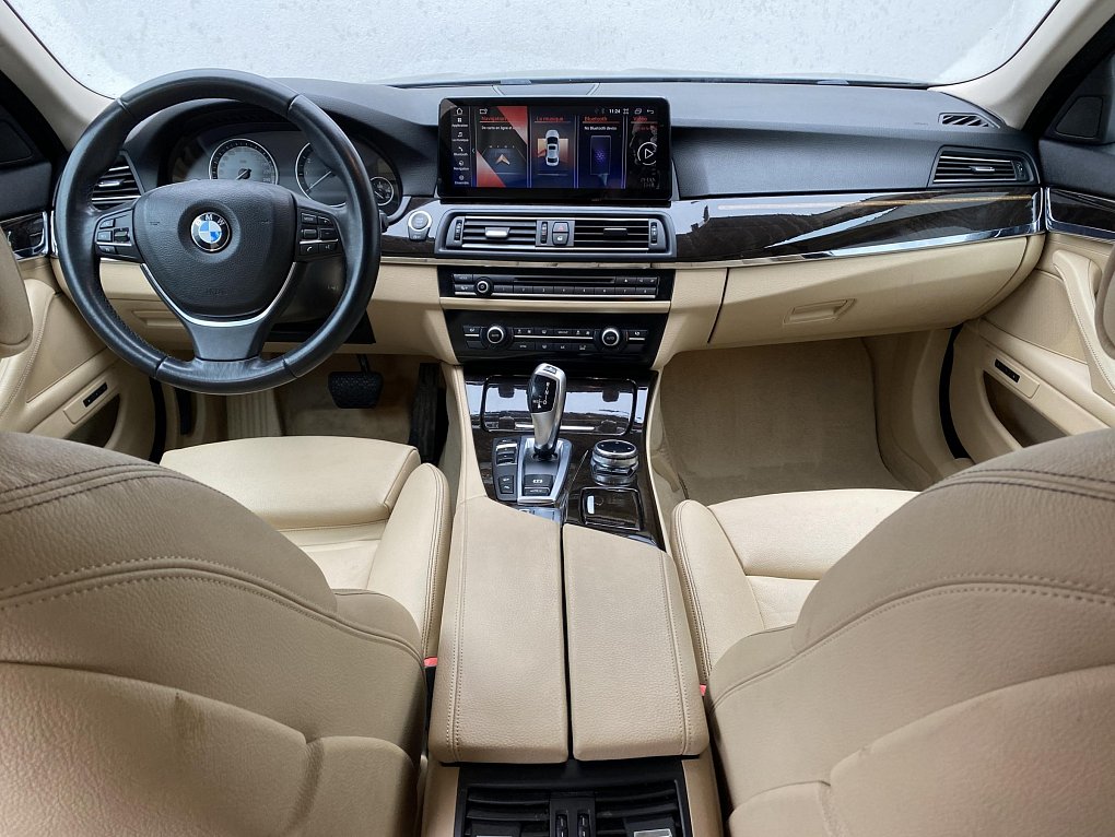 BMW Řada 5 2.0i LuxuryLine 528i xDrive